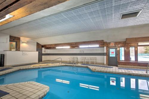 Updated Loon Townhome With Mtn Views And Ski Shuttle!