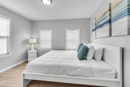 Huge Balconies-parking-walk 2 Convention Center-