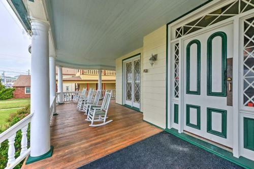 Apartamento Luxe Historic Beach Condo, Walk To Atlantic Coast!