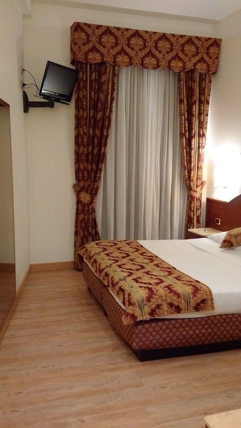 Mokinba Hotels King