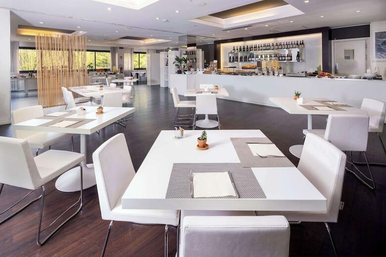 Hotel B4 Bologna Tower