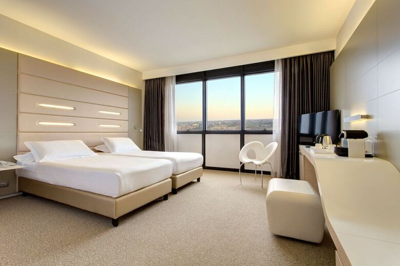 Hotel B4 Bologna Tower