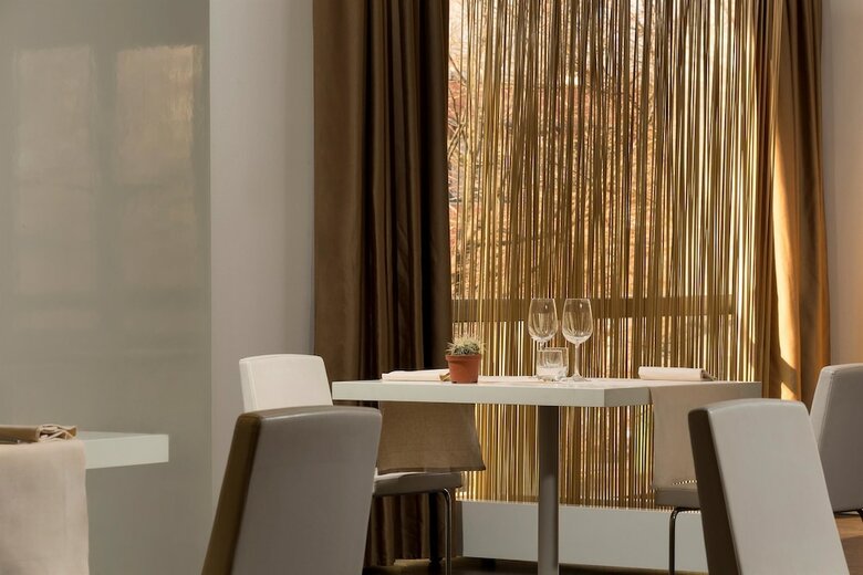 Hotel B4 Bologna Tower