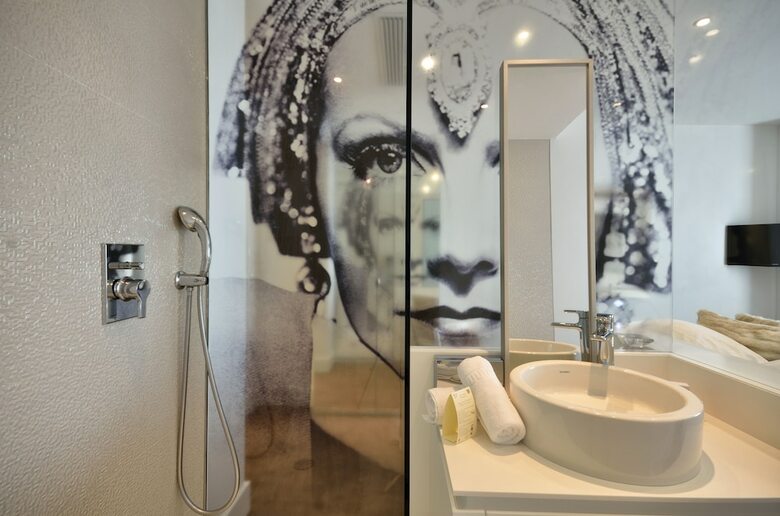 Hotel Renoir
