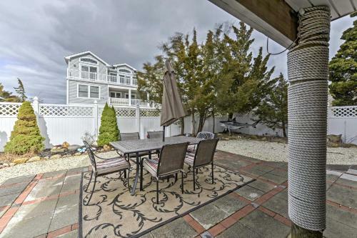 Charming Ship Bottom Home - Walk To The Beach!