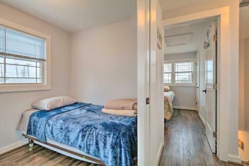 Modern Townhome Walk To Beach, Bars And Eats!