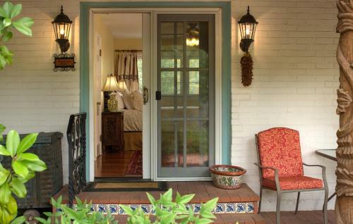Bed & Breakfast Casa Blanca Inn And Suites