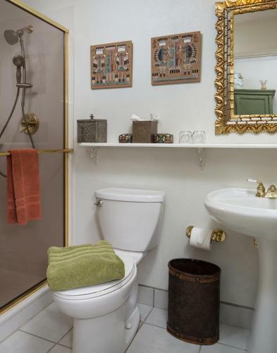 Bed & Breakfast Casa Blanca Inn And Suites