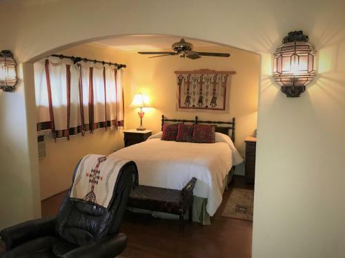 Bed & Breakfast Casa Blanca Inn And Suites