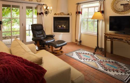 Bed & Breakfast Casa Blanca Inn And Suites