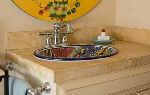 Bed & Breakfast Casa Blanca Inn And Suites