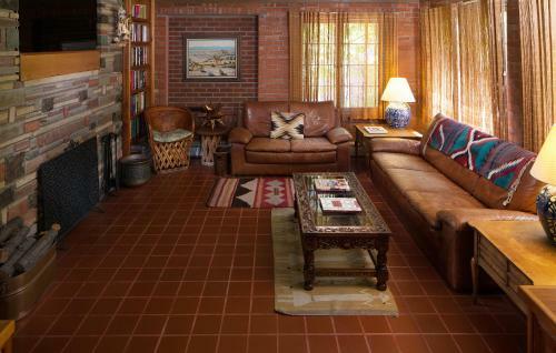 Bed & Breakfast Casa Blanca Inn And Suites