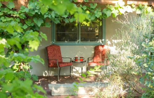 Bed & Breakfast Casa Blanca Inn And Suites