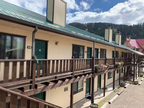 Hotel Ponderosa Lodge