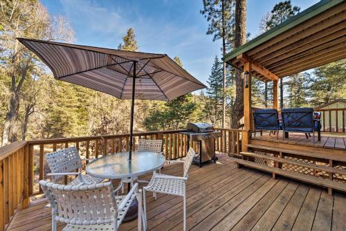 Secluded Riverside Cabin With Deck And Gas Grill!