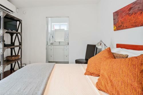 Casa Rojo - Sleek And Comfortable, Blocks From The Plaza