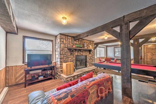 Apartamento Updated Big Chill With Game Room, Deck And Mtn Views