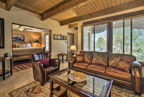 Apartamento Adobe-style Abode With Amenities - Walk To Plaza!