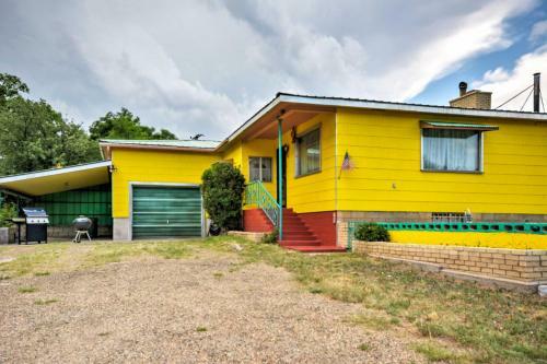 Bright Springer House With Patio And Orchard Views!
