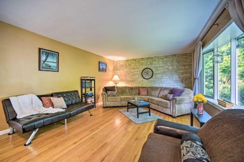 Pet-friendly Home In Capital District Region!