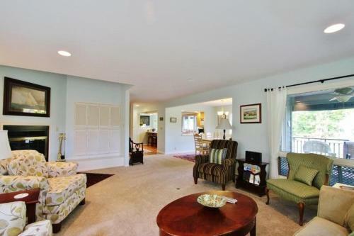 19 Oak House Home
