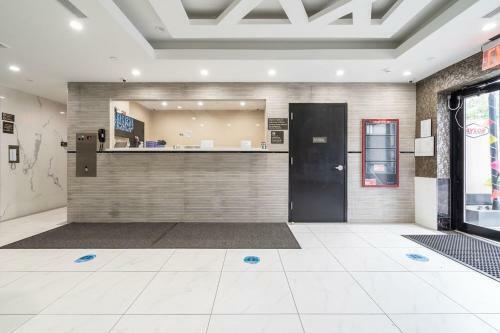 Hotel Ninety Five Fordham / St. Barnabas Hospital