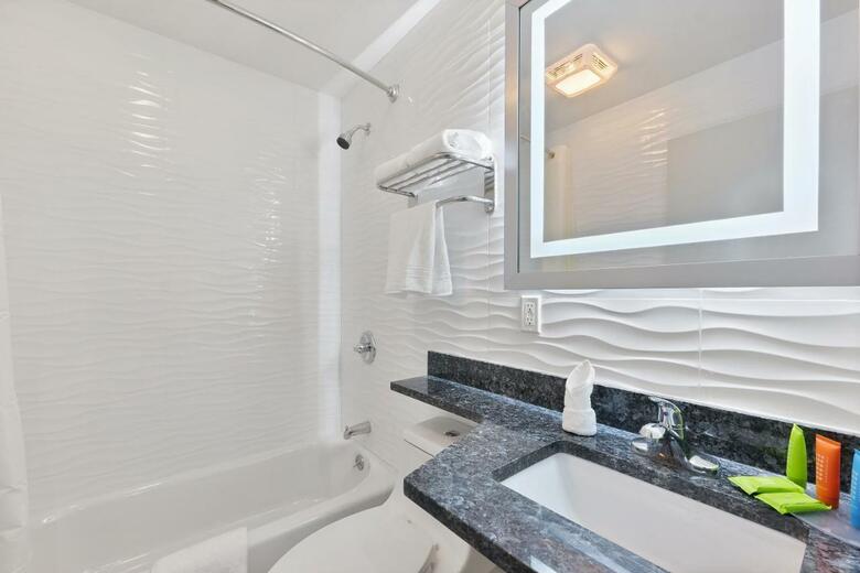 Casa Blanca Hotel Brooklyn