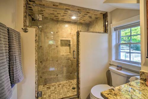 Charming Home Steps From Lake George With Bbq!