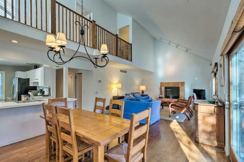Classic East Hampton Home With Pool Walk To Village