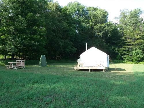 Tentrr - Snarl Belly Farm And Camp