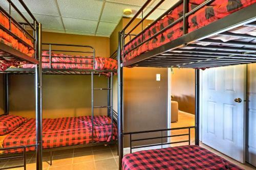 Catskill Chalet Cabin About 3 Mi From Belleayre Resort!