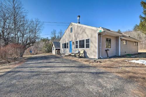Modern Hunter Mountain Home 1 Mile From Resort!