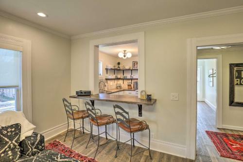 Charming, Walkable Fairport Village Apartment!