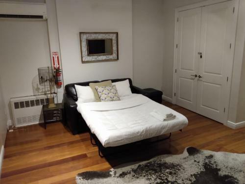 Large, Modern, Classy, Good For Families And Large Groups