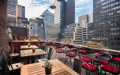 Roger Smith Hotel By Suiteness