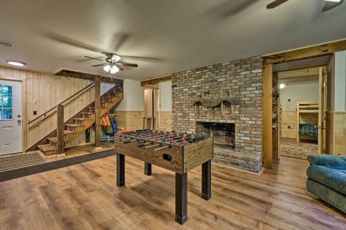 Thirteenth Lake Chalet With Deck, Walk To Water!
