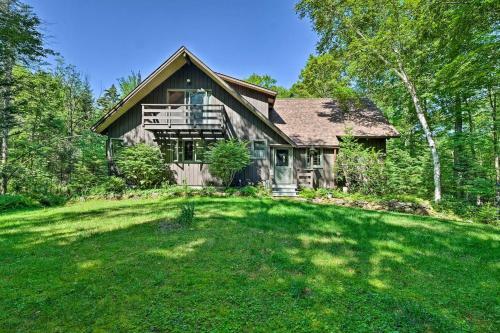 Thirteenth Lake Chalet With Deck, Walk To Water!