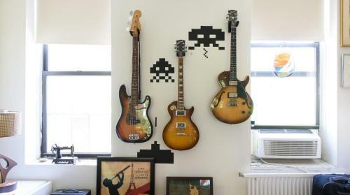 Apartamento Plum Guide - Three Guitars And A Keyboard