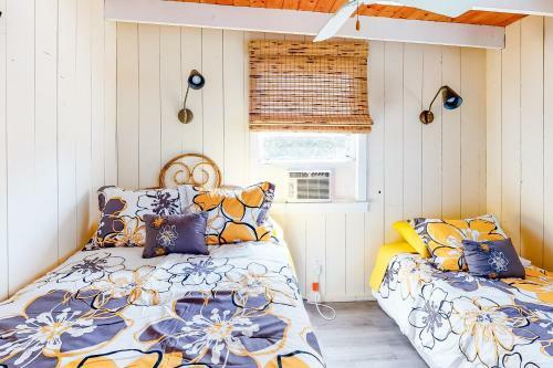 Surfside Retreat On Champlain Street