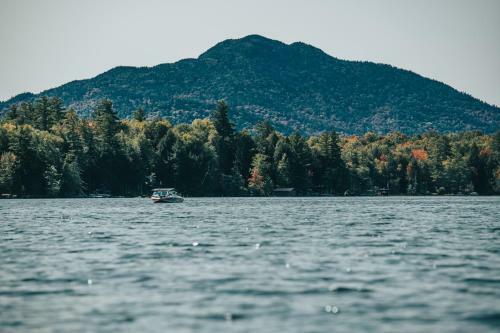 Hotel Saranac Waterfront Lodge