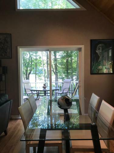 Hidden Lakefront Retreat