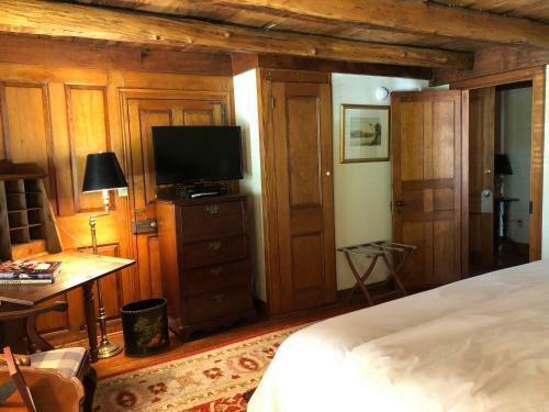 Bed & Breakfast 1708 House