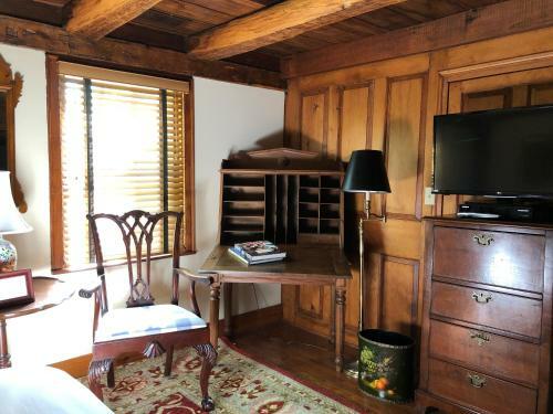 Bed & Breakfast 1708 House