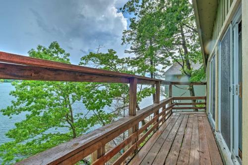 Quiet Cabin On Glen Lake With Boat Dock And Deck!