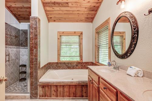 Asheville Town Cabin Cabin