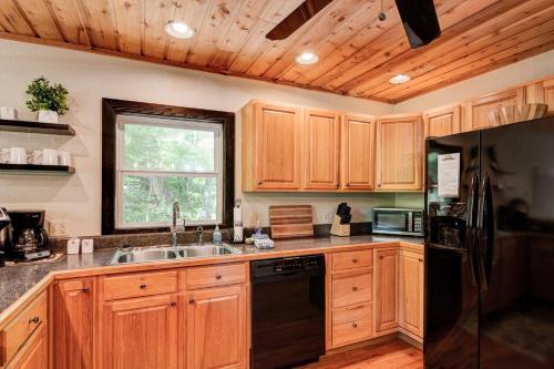 Asheville Town Cabin Cabin