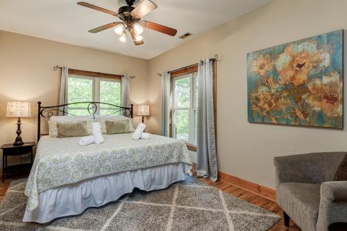 Asheville Town Cabin Cabin