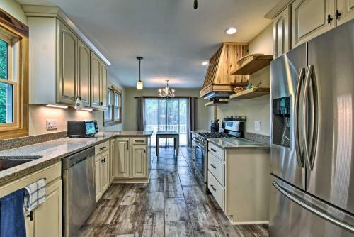 Updated Arden Home About 12 Miles To Downtown Asheville