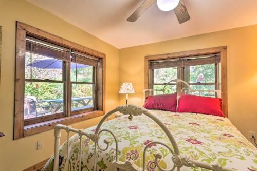 Rustic-yet-cozy Cabin With Patio, 12mi To Asheville!