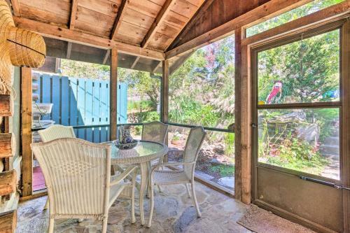 Rustic-yet-cozy Cabin With Patio, 12mi To Asheville!